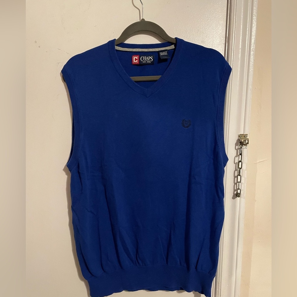 Men’s Chaps Blue V-Neck Sweater Vest size Large